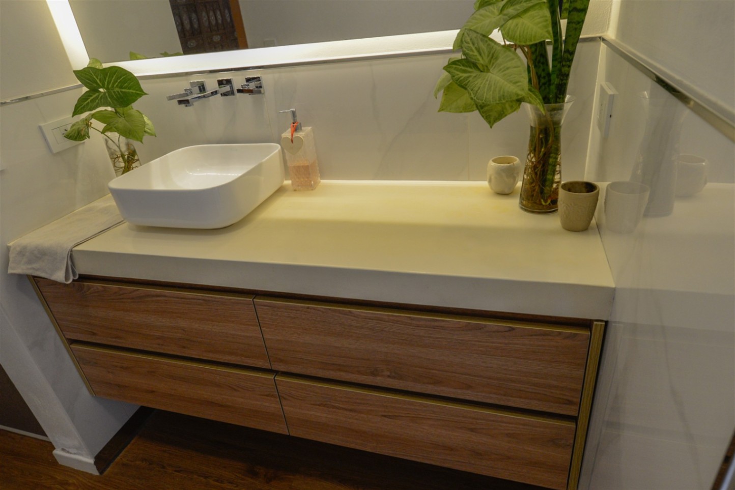 3a8da52a-e89a-4dad-83ae-96a1a07ebf35