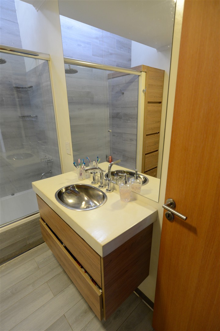 e5804425-7009-46f3-91b5-a9dc3d917f26