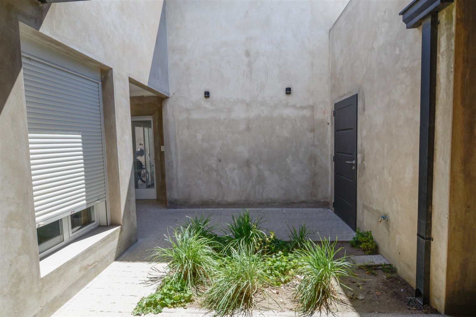 ebb2c4ae-efad-4c46-ac72-4e3901543f33