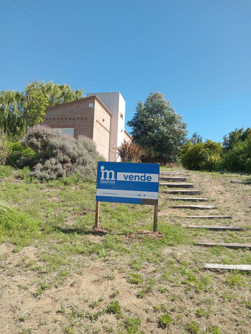 b544ed25-3c30-4000-9d87-11e936de9f3e